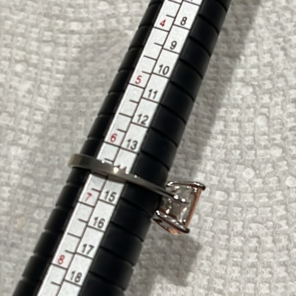 Zirconia peach color engagement ring - Picture 9 of 10